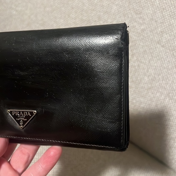 **UNDER CONSTRUCTION** GUC Prada Black Saffiano Leather Double Snap Wallet - Picture 3 of 16